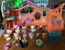 Littlest Pet Shop Club House Play Set W/pets 