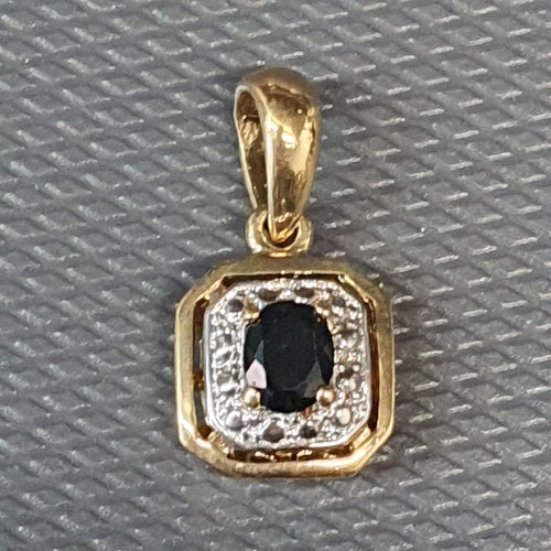 Beau pendentif avec saphir