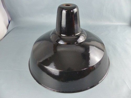 Ancienne lampe industrielle - ancienne,