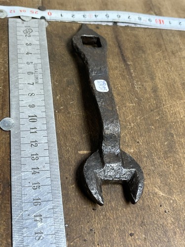 Clé crampons rare outil - a,