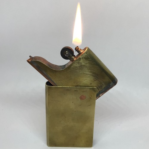 Briquet ancien essence - , livre