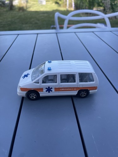 Majorette monospace ambulance - majorette,