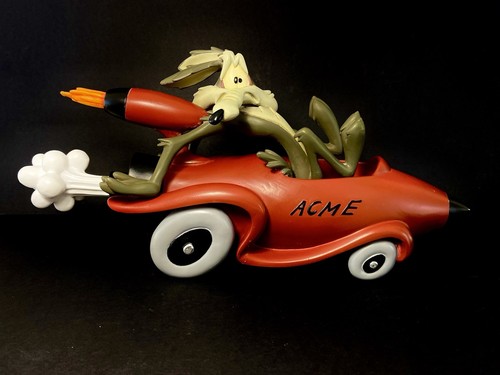 Figurine coyote roadrunner - figurine,