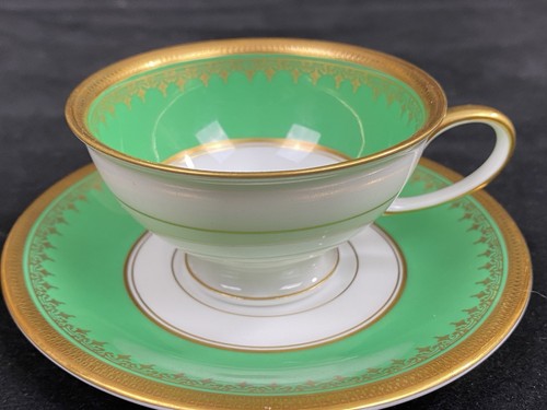 Lot tasses et - 12,