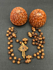 Joli Oeuf en corozo sculpté -  boite à chapelet - étui   19ème avec chapeler