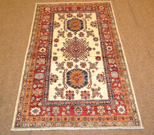 Tapis oriental fait main - fait,