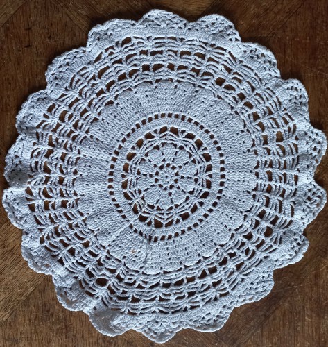 Napperon rond blanc ancien - napperon,