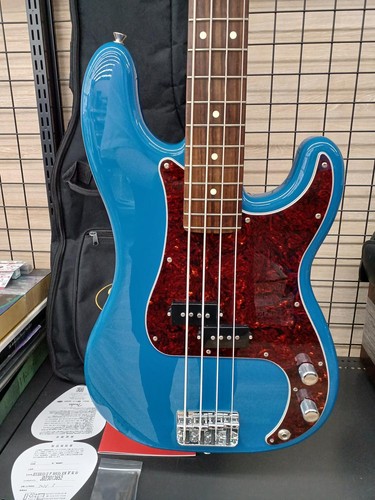 Guitare basse électrique
