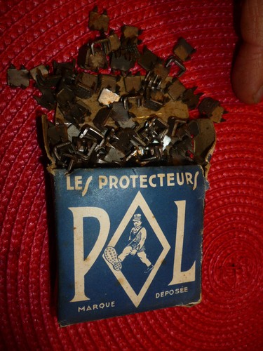 Boite crampon cordonnier - crampon,