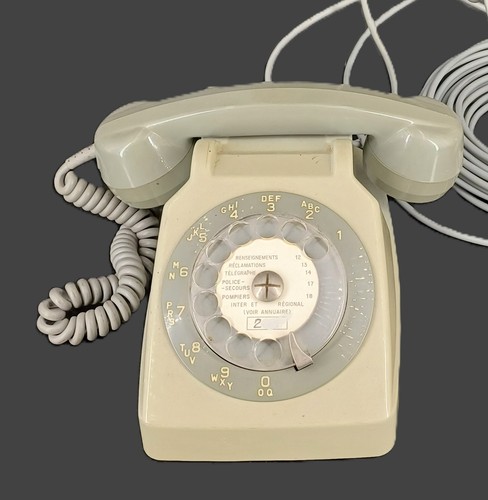 Téléphone cadran vintage - a,