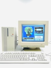 APPLE MACINTOSH QUADRA 700