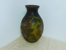 Vase En Verre -Tip Gallé