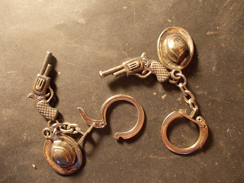 Porte clefs 1960 chapeau