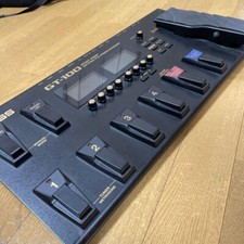 Pédale d'effet multi-effets Boss GT100 pour guitare utilisée