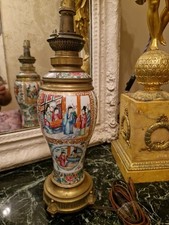 Ancienne Lampe En Porcelaine