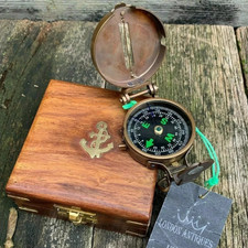 Boussole à pouce militaire