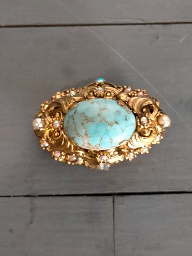 Broche vintage métal doré