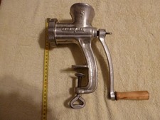 Ancien hachoir à viande