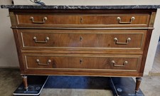 Commode en acajou et placage