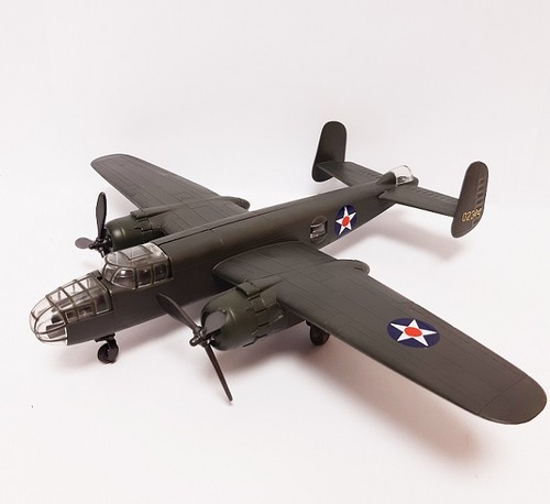 Maquette avion bombardier 25 - maquette,