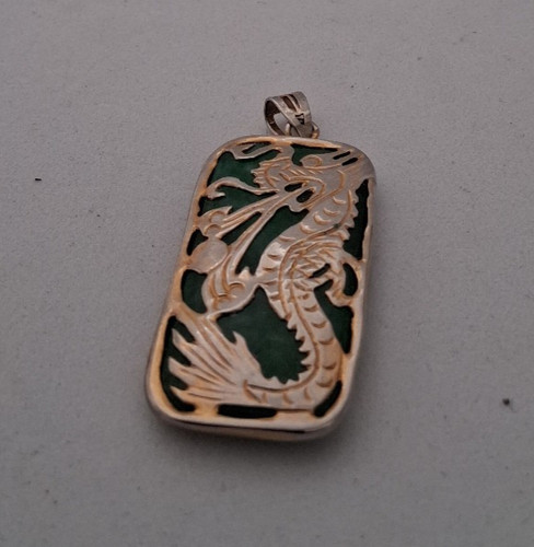 Pendentif dragon jaune - dragon, sur