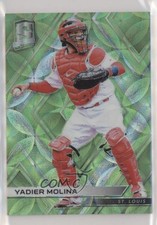 2018 Panini Chronicles Spectra Neon Green Prizm /49 Yadier Molina #11