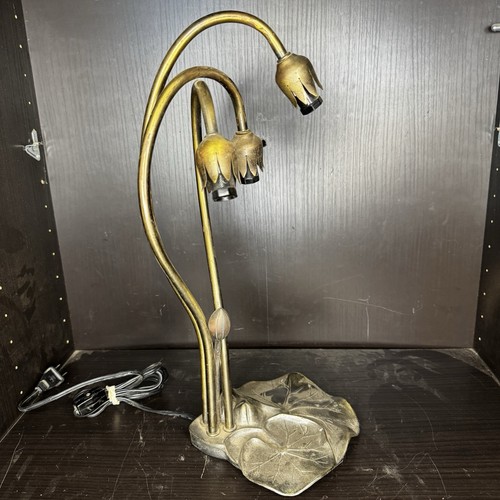 Tiffany style lily pad lamp - style,