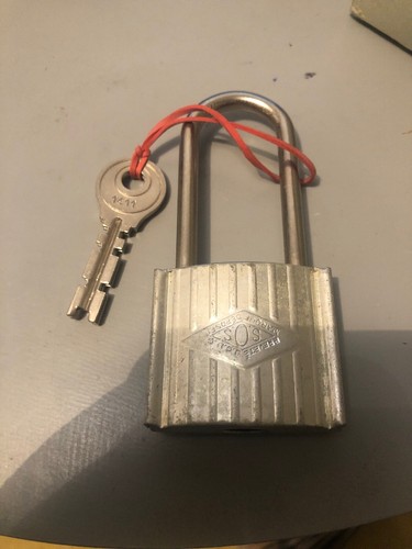 Ancien cadenas neuf sos avec - ancien,
