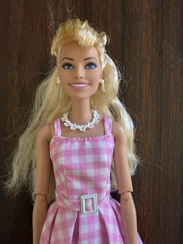 Barbie movie margot robbie - margot,