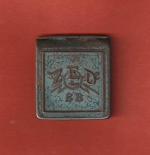 Ancienne boite metallique - ancienne,