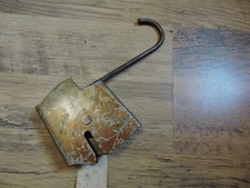  -Fermeture de capot avant