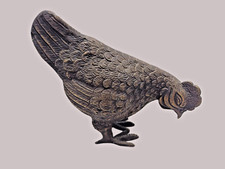 Jolie poule décorative en