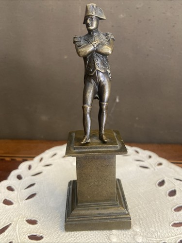 Ancien petit sujet bronze - en,