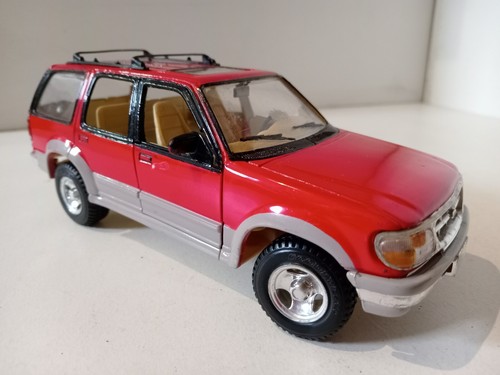 Maisto ford explorer 4x4 - ford, rouge