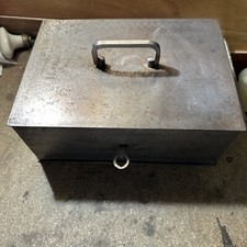 (n2) Ancienne Boîte En Métal
