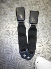 Attache ceinture arriere