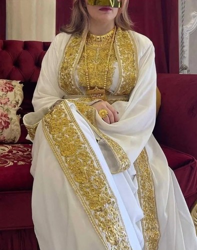 élégante robe blanche - Élégante,