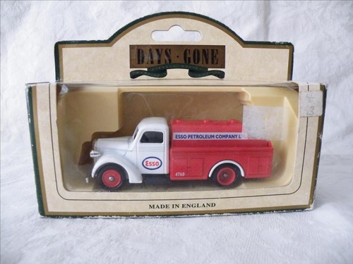 Camion pétrolier ford citerne - ford,