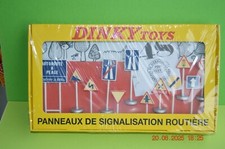 box set dinky toys 12 road signs and highway No. 593 #1/43