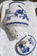 Ancienne fontaine murale en