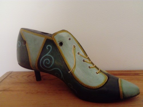 Forme chaussure peinte à - de,