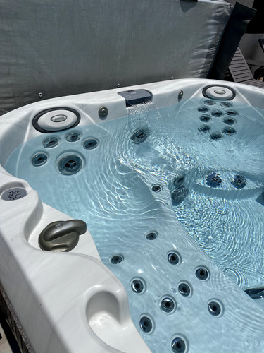 Jacuzzi hot tub spa - jacuzzi,