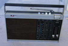 Poste radio ancien portable