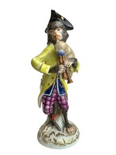 Meissen - Figure en porcelaine d’un singe en joueur de cornemuse de la série l’o