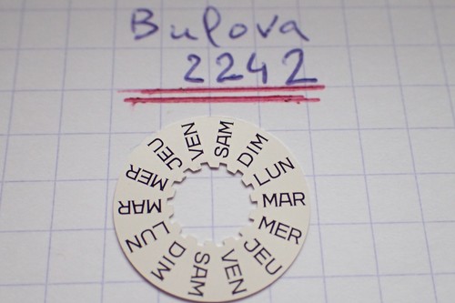 Bulova 2242 disque des jours - :,