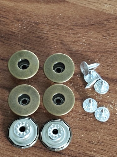 Boutons pression jeans vieux