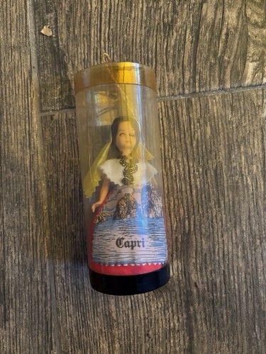 Ancienne poupée souvenir