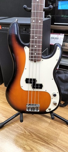 Guitare basse électrique