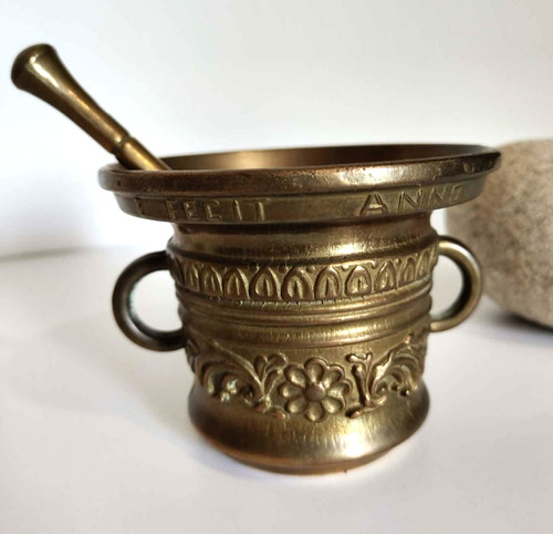 Ancien mortier bronze avec - en,