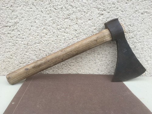 Ancienne hache bret fer - /, /